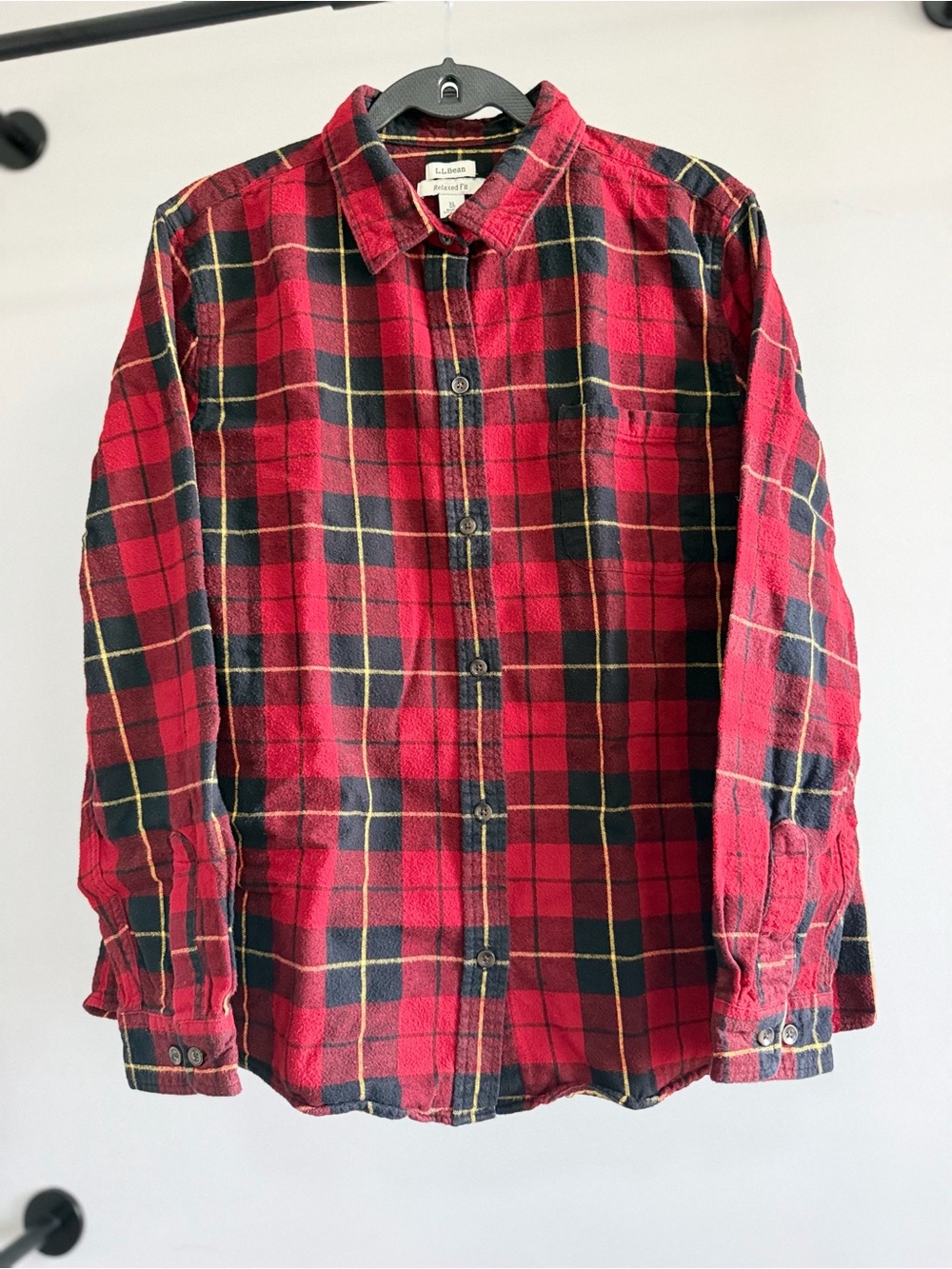 classic L.L.Bean relaxed-fit red and black plaid flannel button down shirt